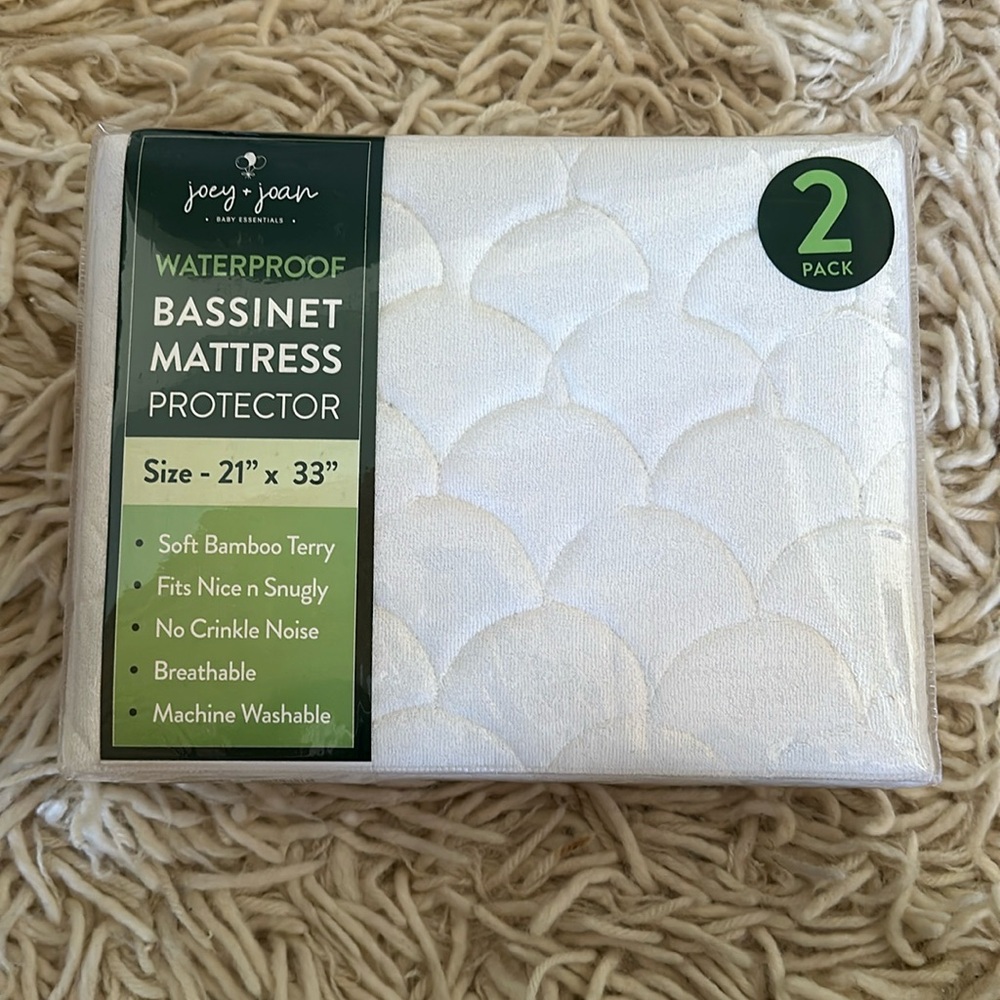 2 pack - Joey & Joan bassinet mattress protector.